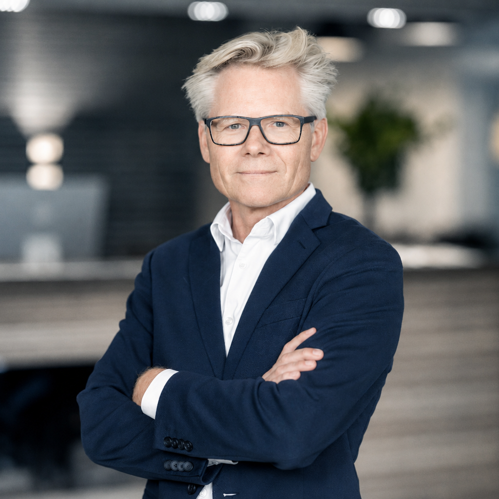 Frederik 800X800 Square